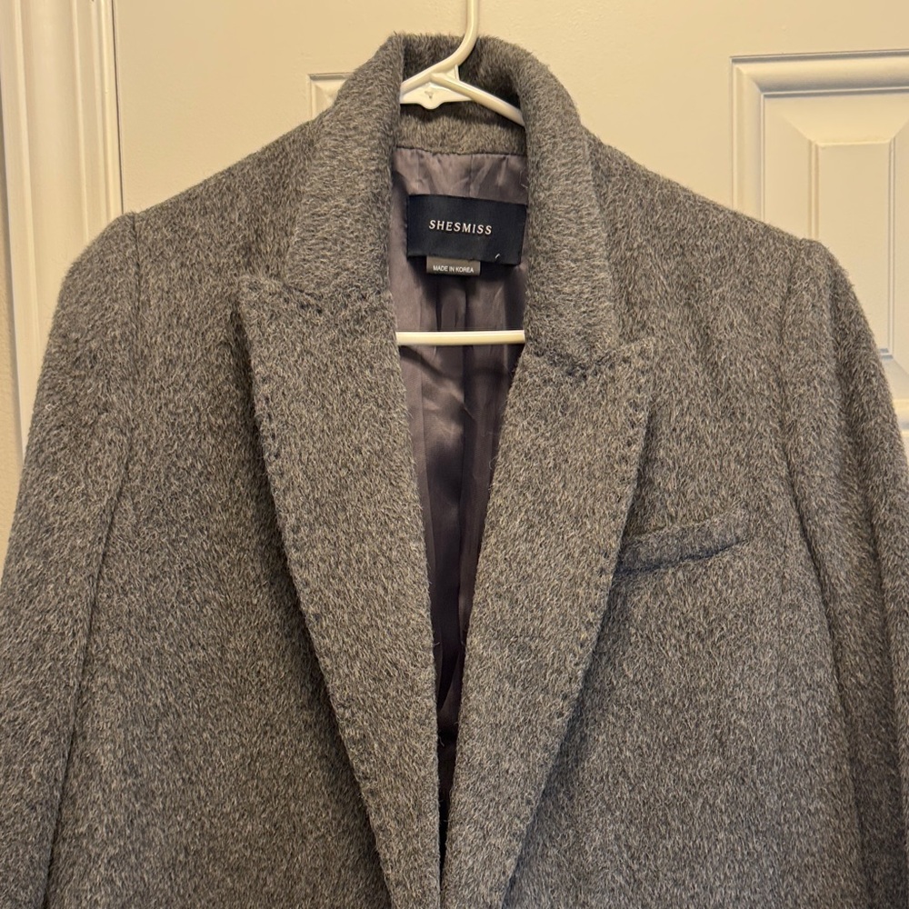 Shesmiss Gray Coat, textured